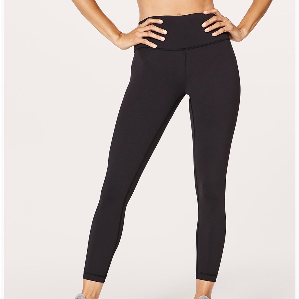 NWOT Lululemon WunderUnders 7/8 length 25” inseam